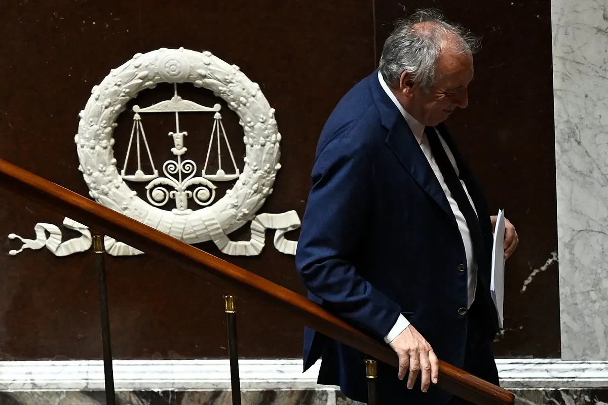 La Comisión parlamentaria de la Asamblea Nacional achaca al primer ministro de Francia de no haber actuado contra los abusos en las escuelas