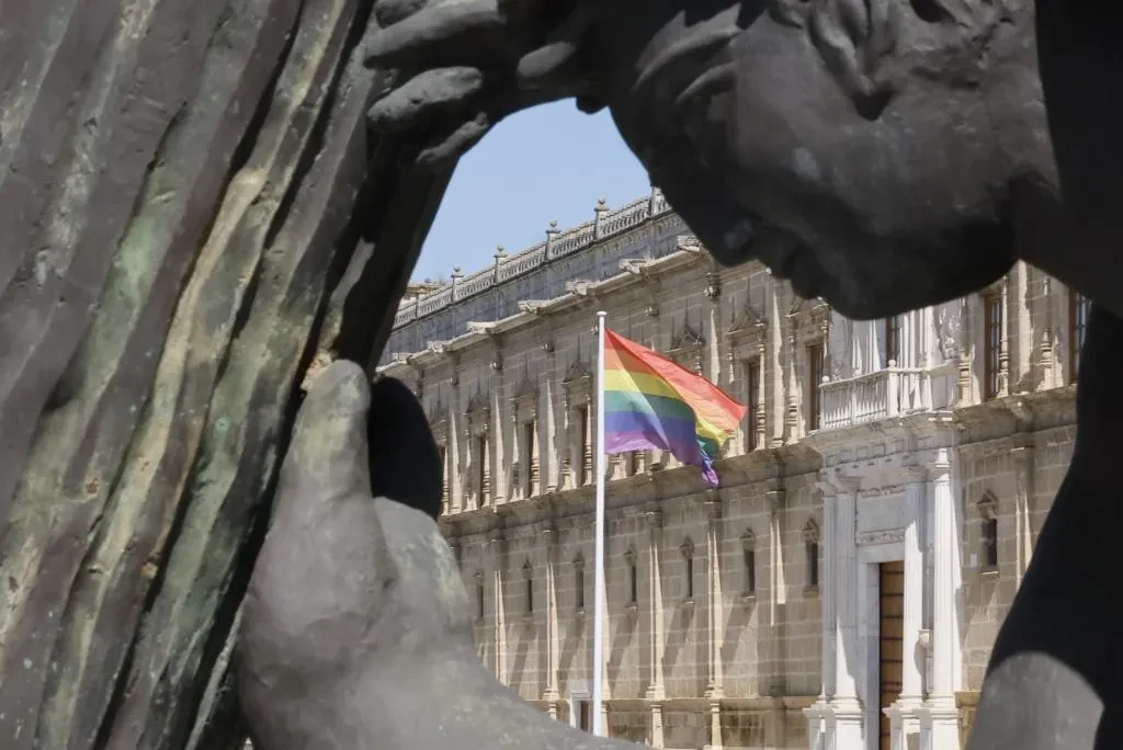 Una guía para proteger al colectivo LGTBIQ+ de los delitos de odio, una de las expresiones 