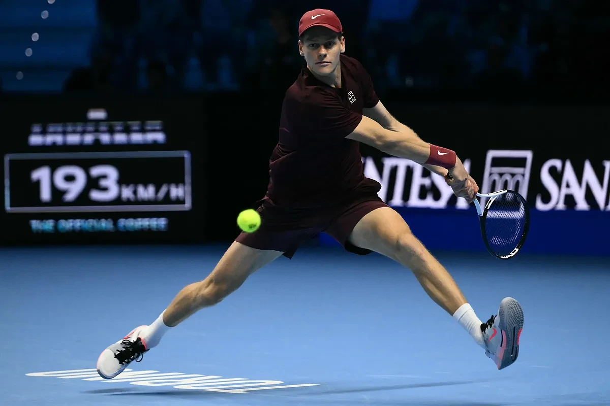 Sinner logra ante Auger-Aliassime su 27ª victoria seguida bajo techo