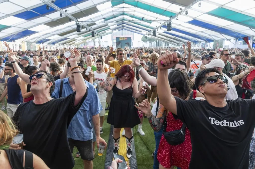 Mucho ruido, más asistencia: el Sónar gana 7.000 espectadores en la edición de 2025 pese a la polémica con el fondo israelí KKR