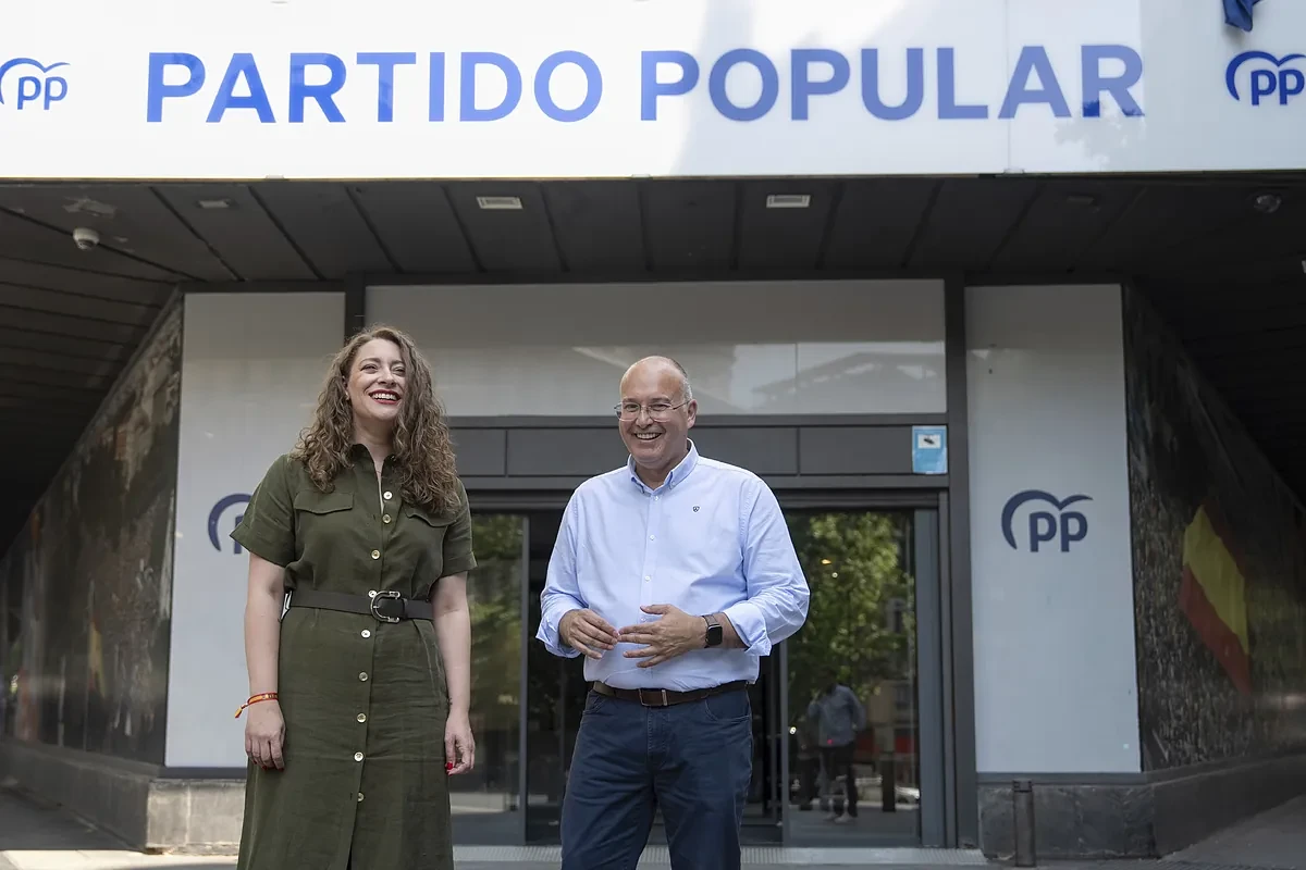 Feijóo diseña un PP a su medida para el 