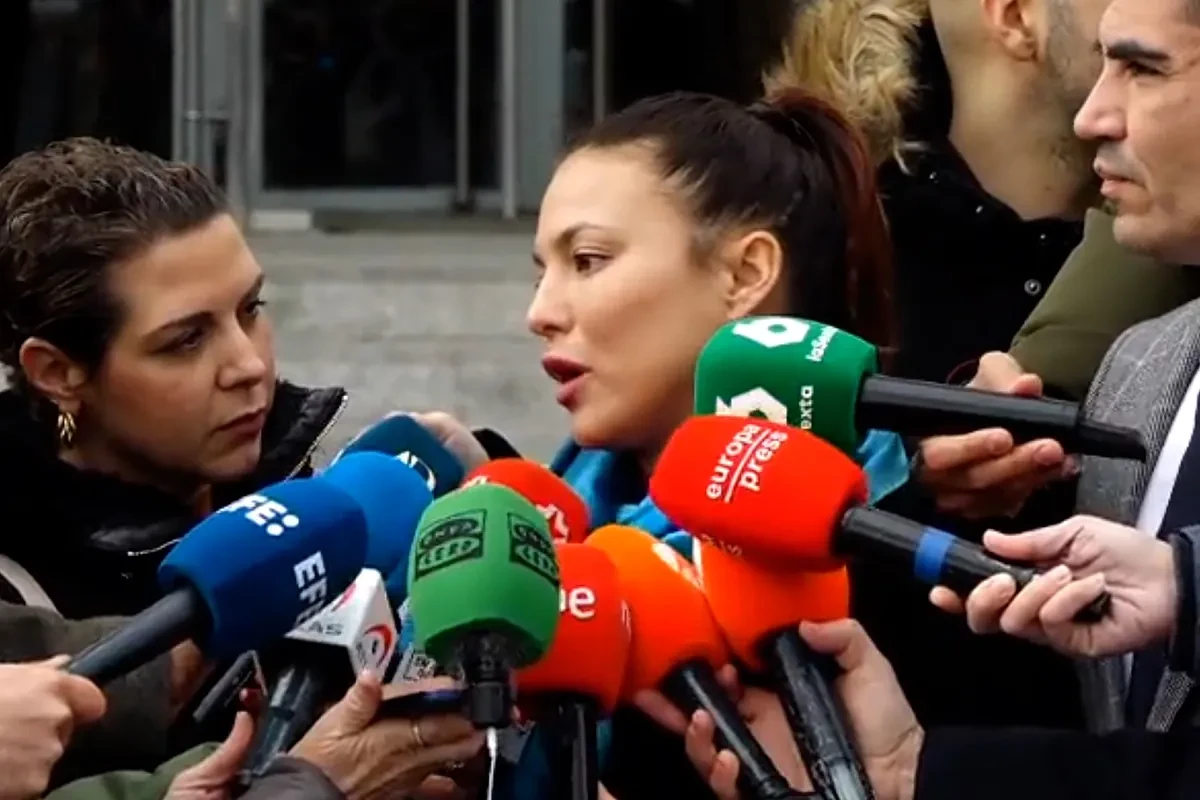 Elisa Mouliaá: 