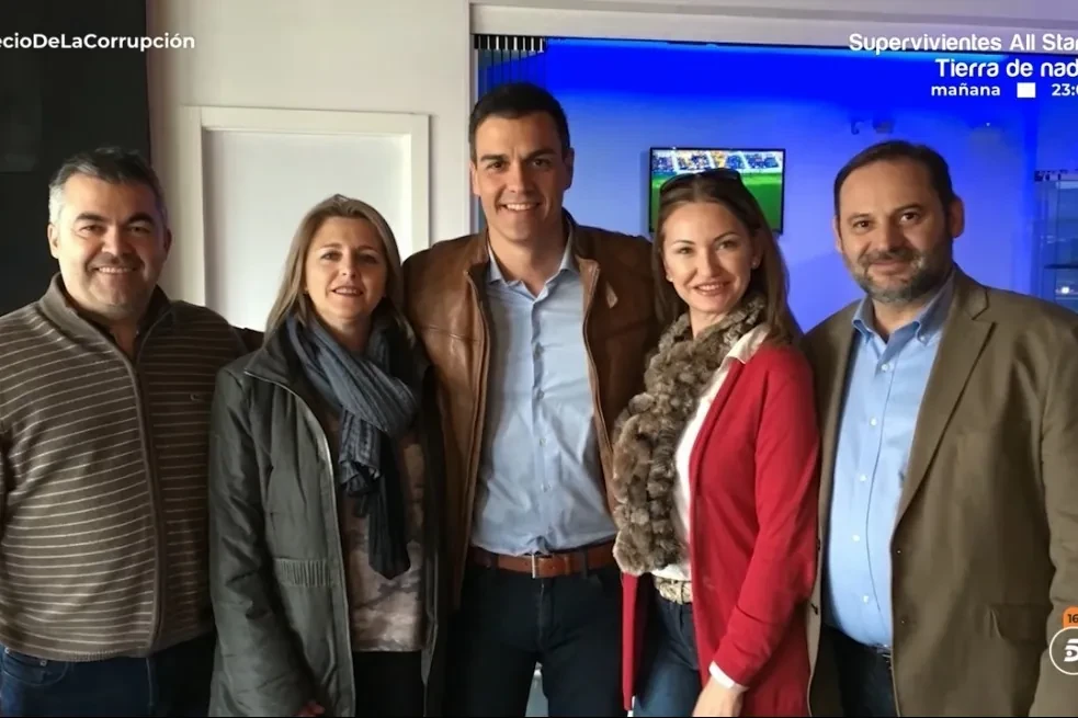 La ex mujer de Ábalos asegura que Iván Redondo se reunió con el ex ministro para comunicarle que su actividad con prostitutas había 