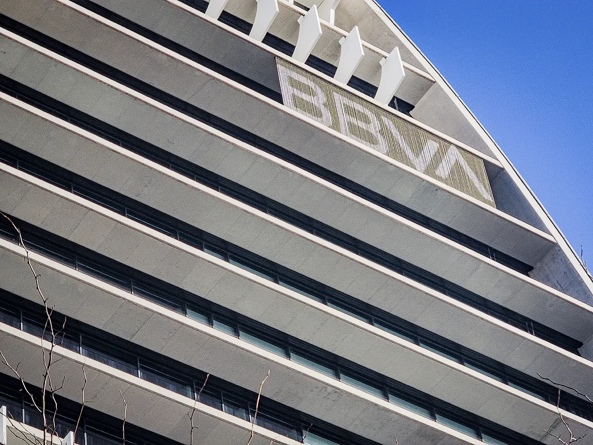 La CNMC prevé aprobar el próximo lunes su dictamen sobre la opa del BBVA sobre Banco Sabadell