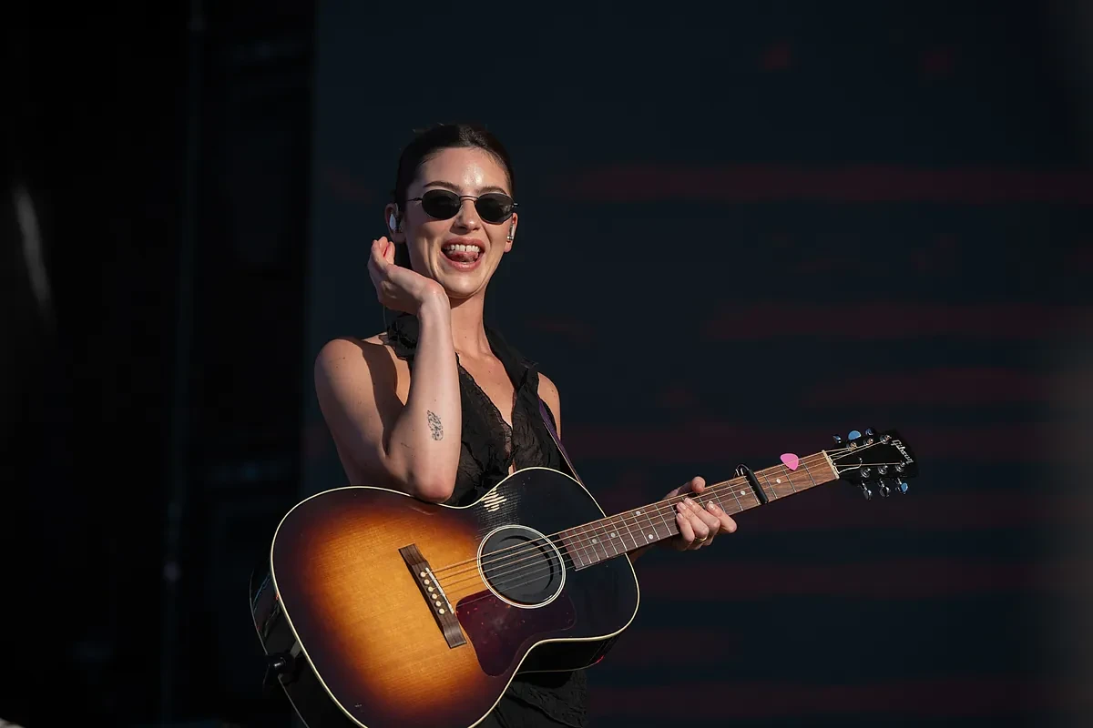 Gracie Abrams se confirma como la nueva gran estrella del pop en Mad Cool 2025