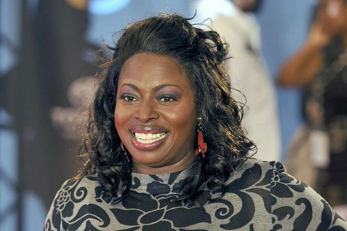 Muere la cantante de R&B Angie Stone en un accidente de tráfico