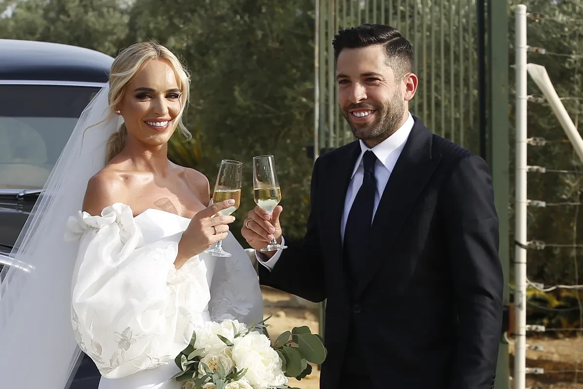 El lado más personal de Jordi Alba: su historia de amor con Romarey Ventura y sus tres hijos