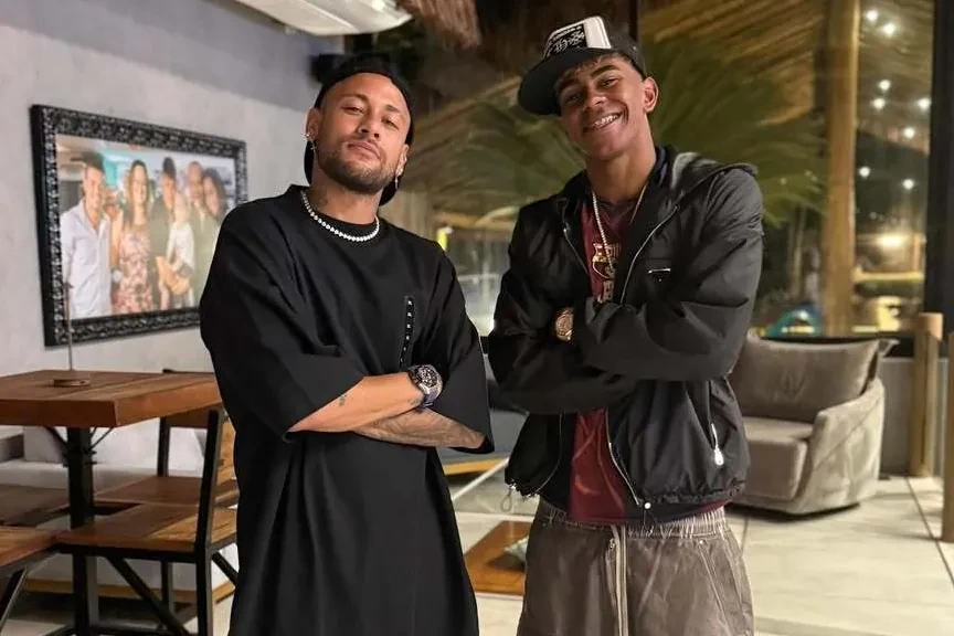 Lamine Yamal y Neymar: yates, novias y unos padres controvertidos