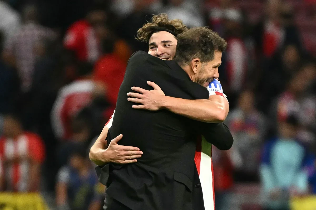 Julián Álvarez, del enfado al abrazo del Cholo, logra su primer hat- trick como rojiblanco: 