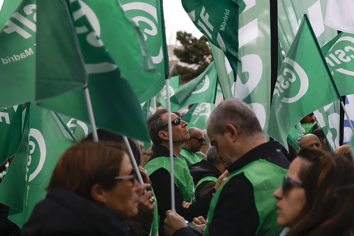 El Gobierno debe 408 euros a cada funcionario: la deuda por los tres millones de nóminas congeladas alcanza ya los 1.224 millones