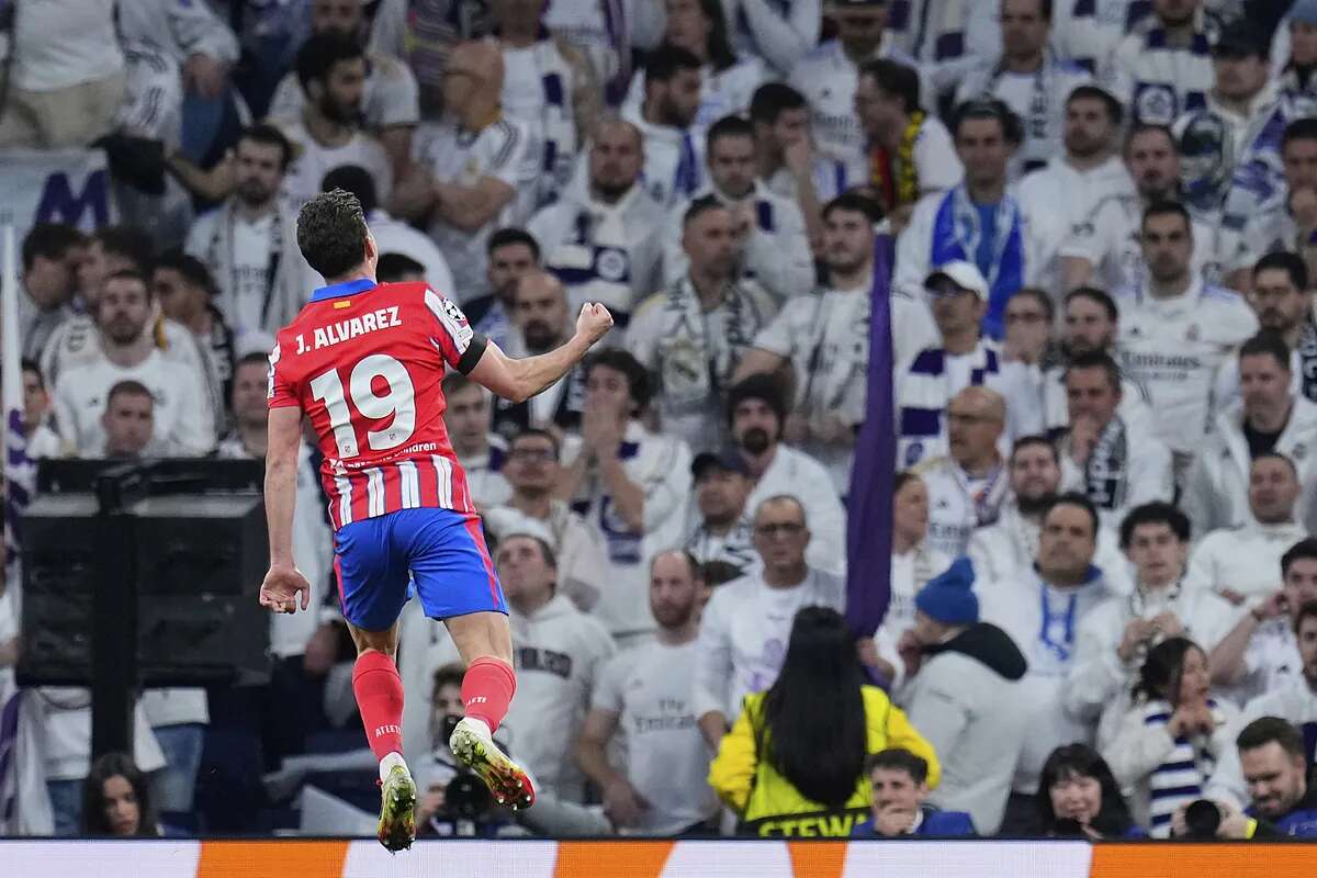 La noche incompleta de Julián Álvarez en el Bernabéu: 