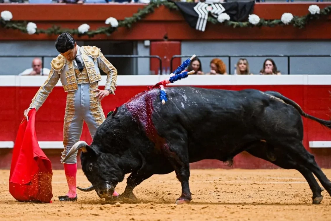 Los desfondados 'vellosinos' y los fallos a espadas deslucen el arranque de San Sebastián