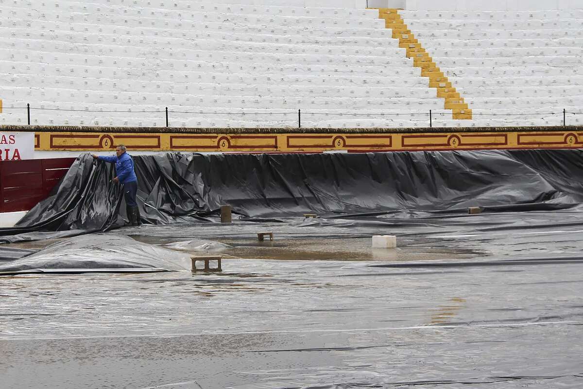 La lluvia obliga a suspender la corrida de Olivenza (Badajoz), en la que iban a participar Morante, De Justo y Borja Jiménez