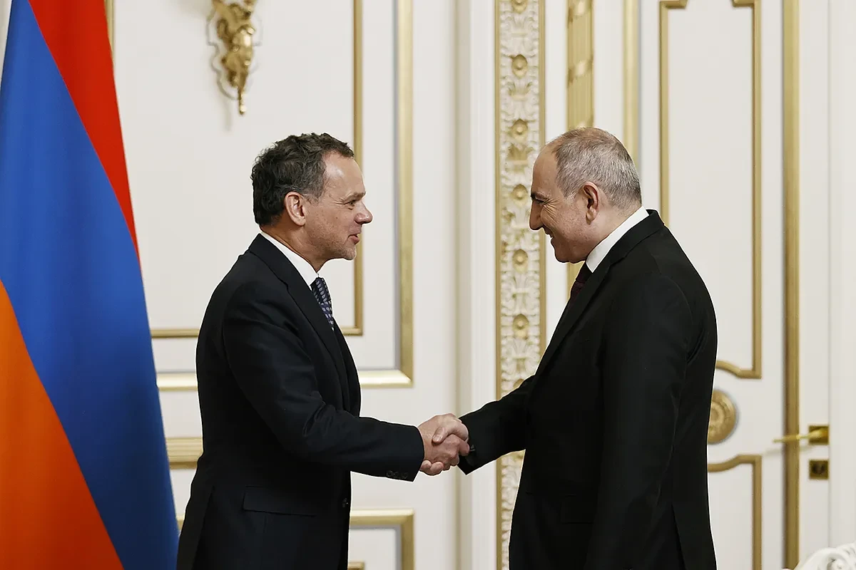 Azerbaiyán y Armenia anuncian un acuerdo de paz que pondrá fin a décadas de conflicto