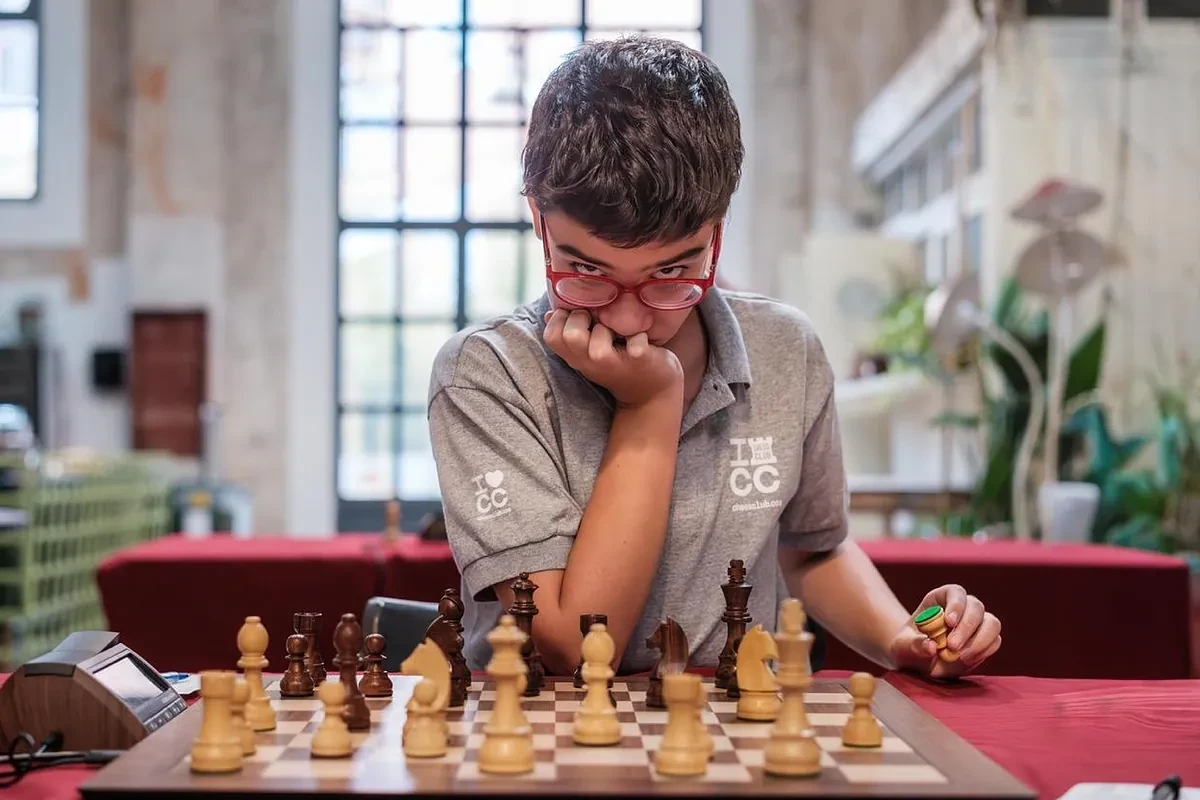 Faustino Oro, el prodigio argentino de 11 años que dispone de cinco meses y medio para ser el gran maestro más joven de la historia tras su triunfo en Madrid