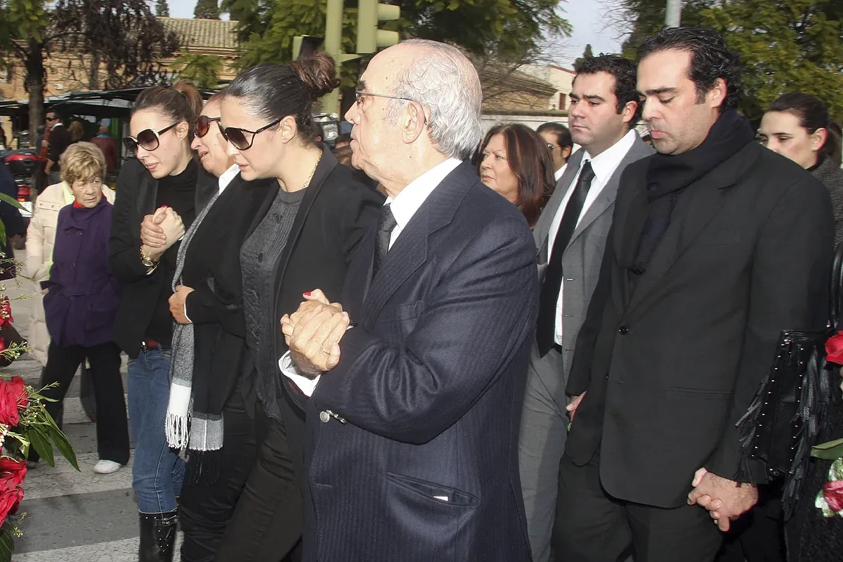 Vicky Martín Berrocal: sus negocios boyantes con el mayor de la otra familia de su padre