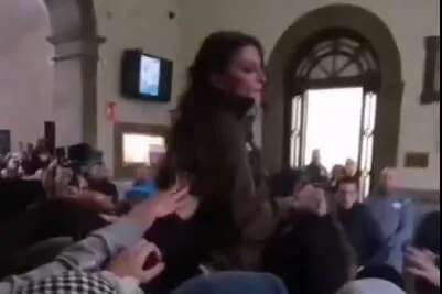 Dos detenidos en un escrache contra Macarena Olona en la Universidad de Granada