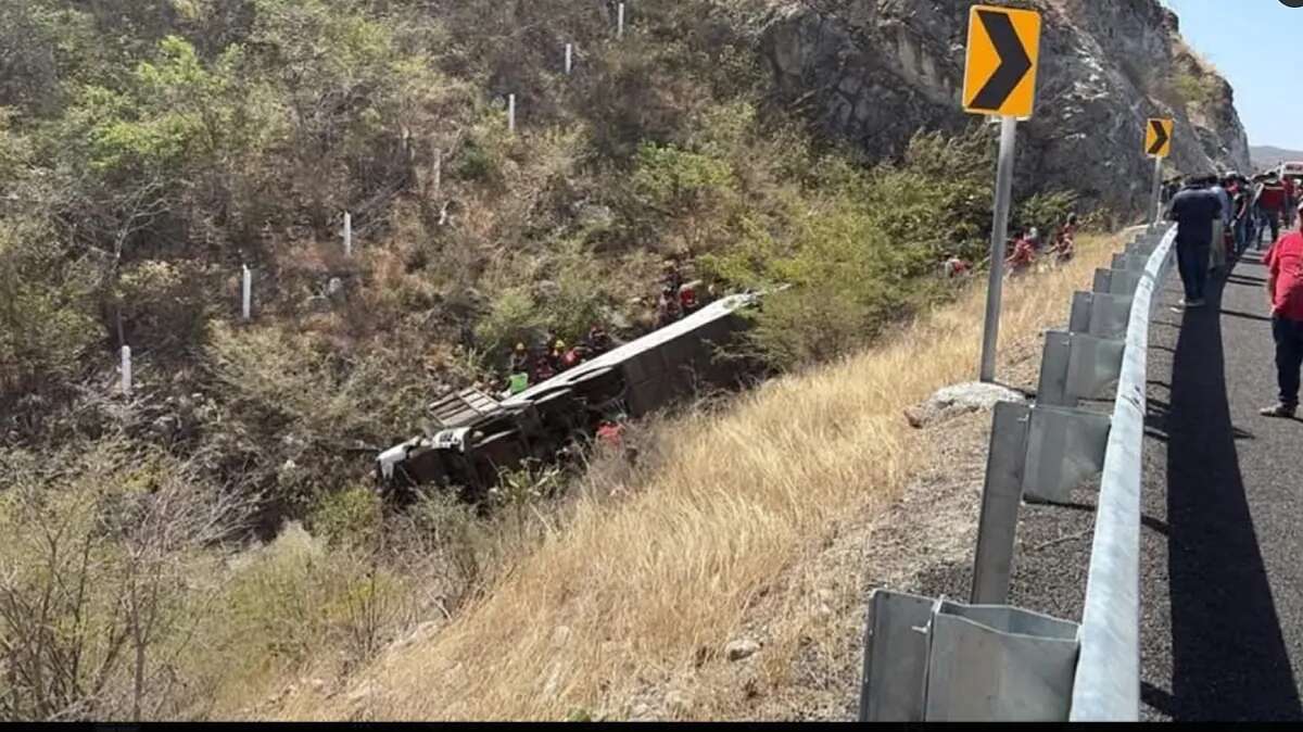 Dos accidentes de carretera dejan 25 muertos en México