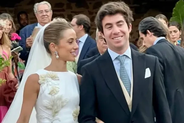Todos los detalles de la boda del hijo de Javier López Madrid en Extremadura con la Infanta Cristina y María Dolores de Cospedal de invitadas