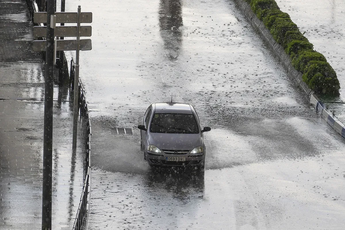 Fuertes tormentas y temperatura más bajas por la posible llegada de una DANA el fin de semana