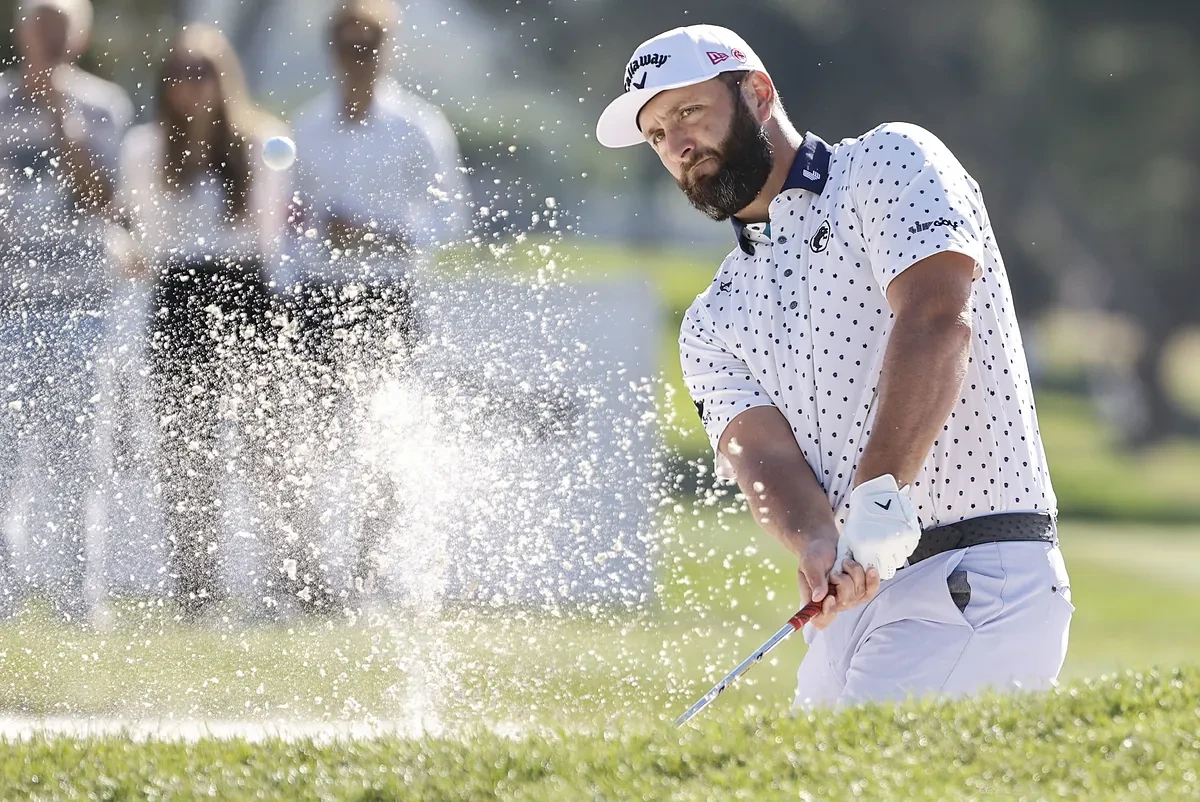 Jon Rahm se pelea con el viento en Madrid: 