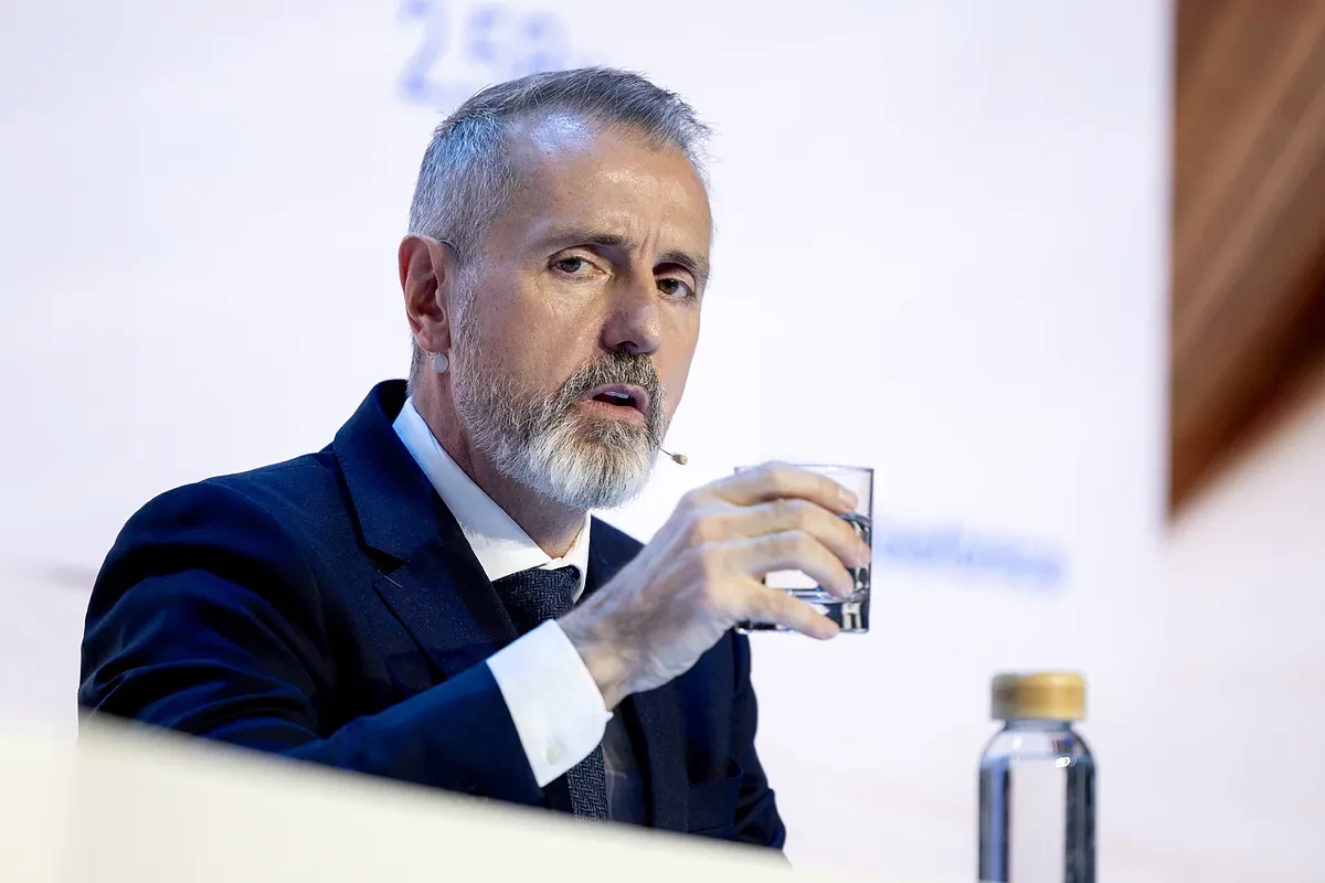 Telefónica evalúa la compra de su rival Vodafone dentro de su estrategia de crecimiento