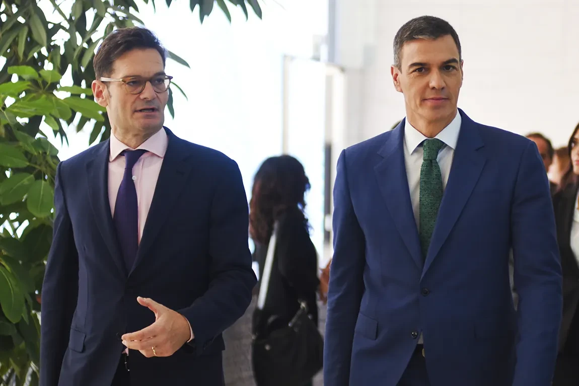 Sánchez rechaza normalizar relaciones con el presidente de Prisa pese a la mediación de Borrell y respalda a los 'rebeldes'