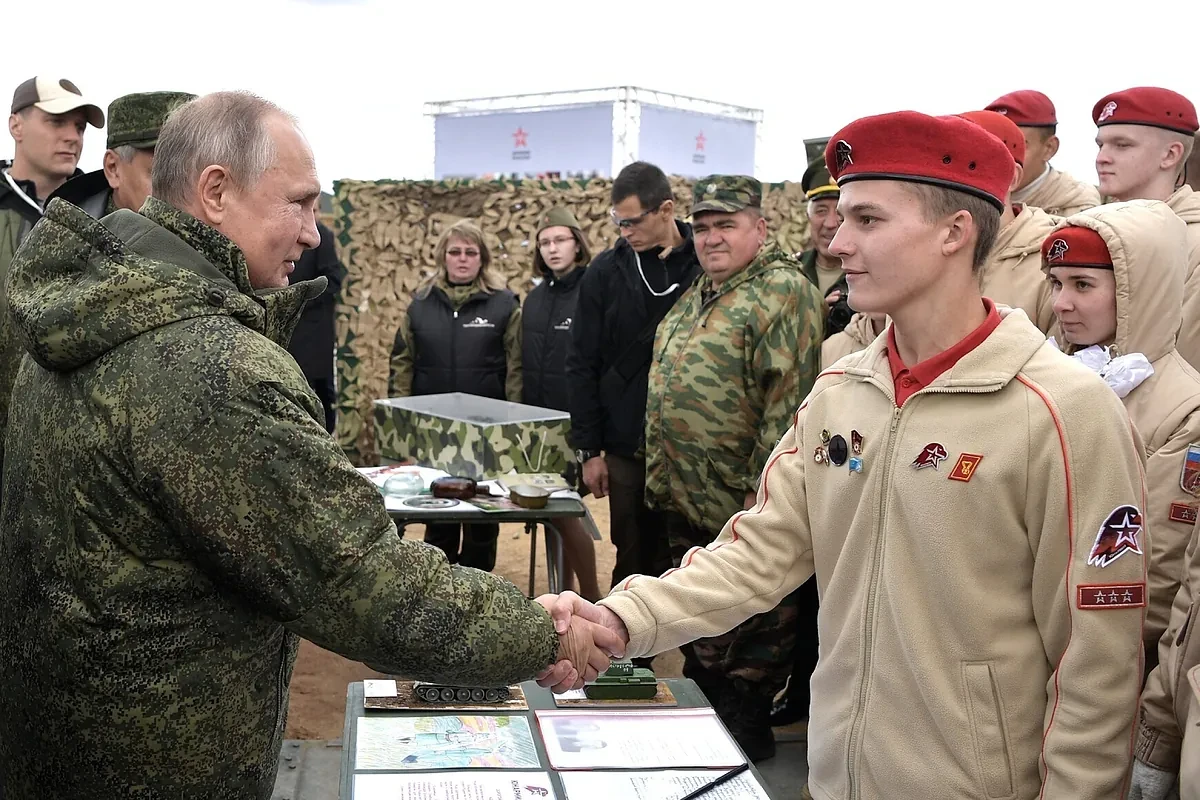 Rusia adoctrina a niños ucranianos para luchar contra sus compatriotas: 