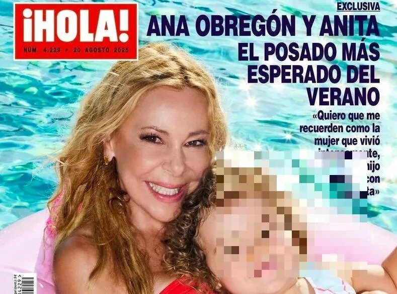 Ana Obregón hace su posado del verano con su nieta Anita: 