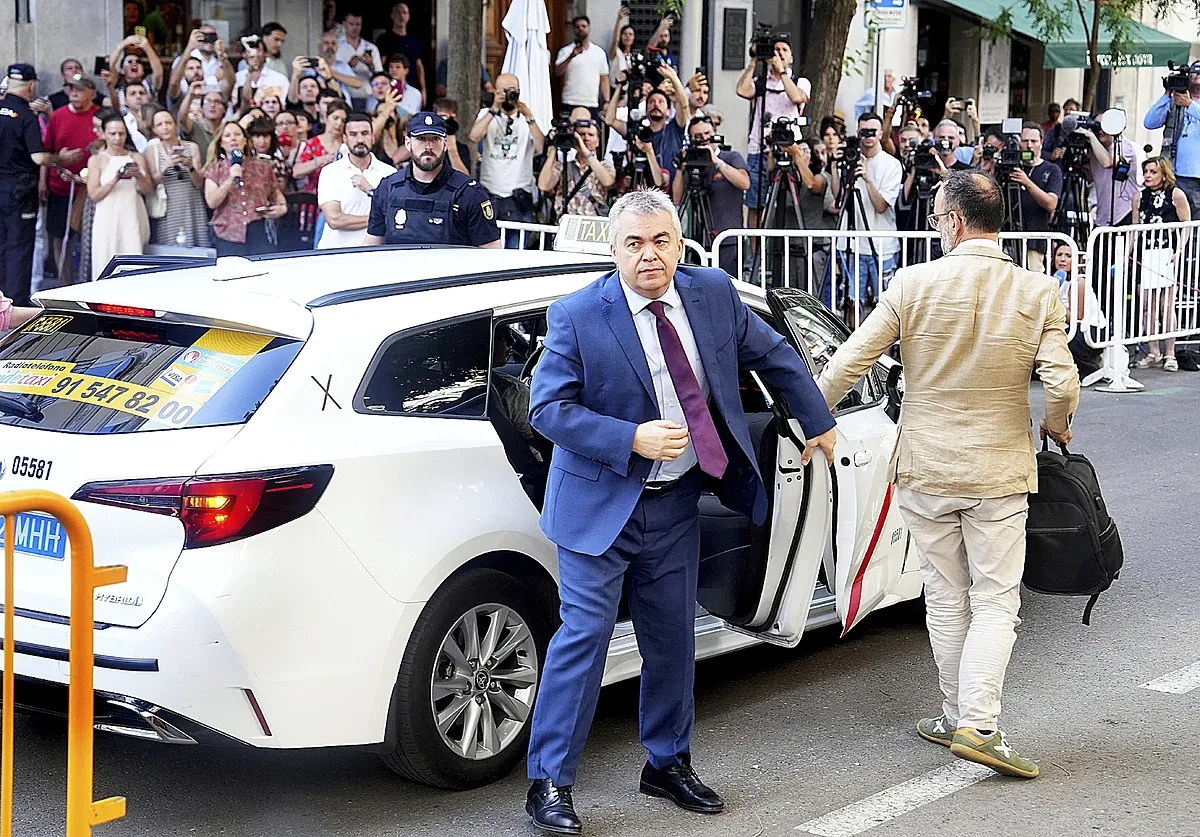 La Hacienda Foral dobla la cantidad desviada a la cooperativa de Koldo y crece la sospecha de financiación ilegal del PSOE