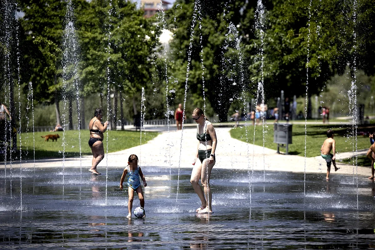 Una investigación vincula directamente a gigantes fósiles y cementeros con la intensificación del calor extremo