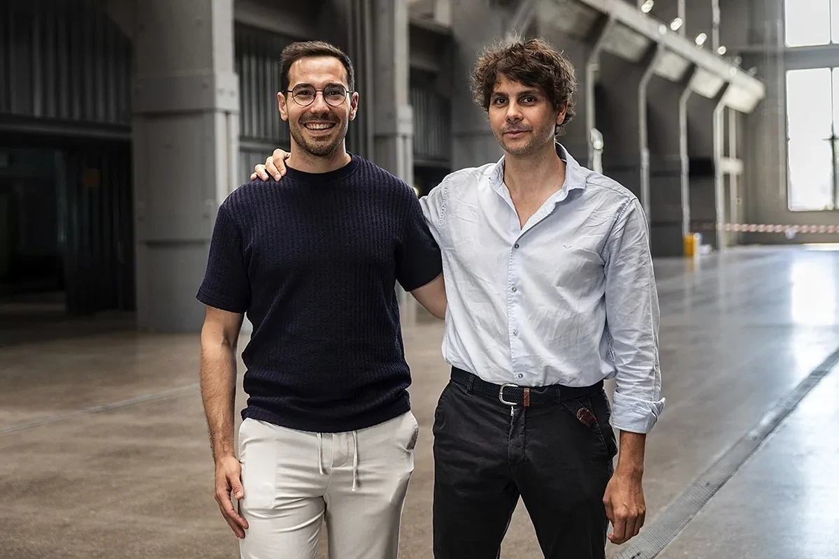 Estos dos ingenieros han creado en Madrid la primera cápsula orbital diseñada y fabricada en España: 