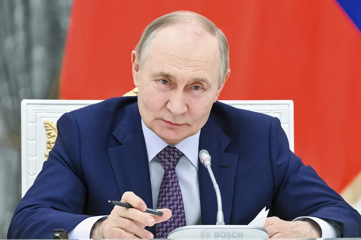 Macron pide a Putin 