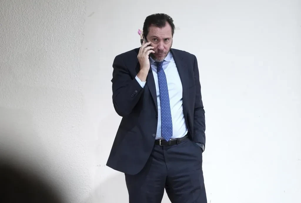30 horas de 'incendio' del ministro Puente contra el PP sin mención al AVE cortado por el fuego