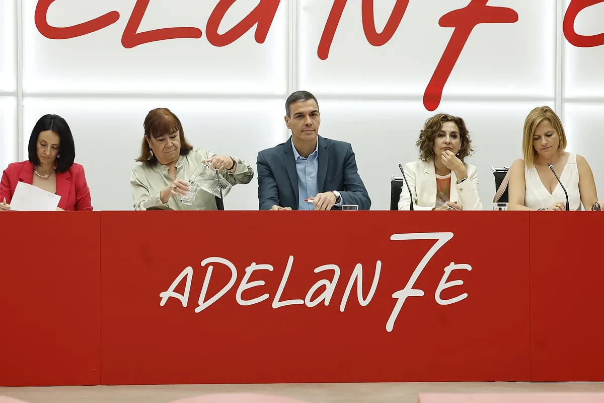 El PSOE zanja el 'caso Paco Salazar' con un link para denuncias de acoso en la última línea de su página web
