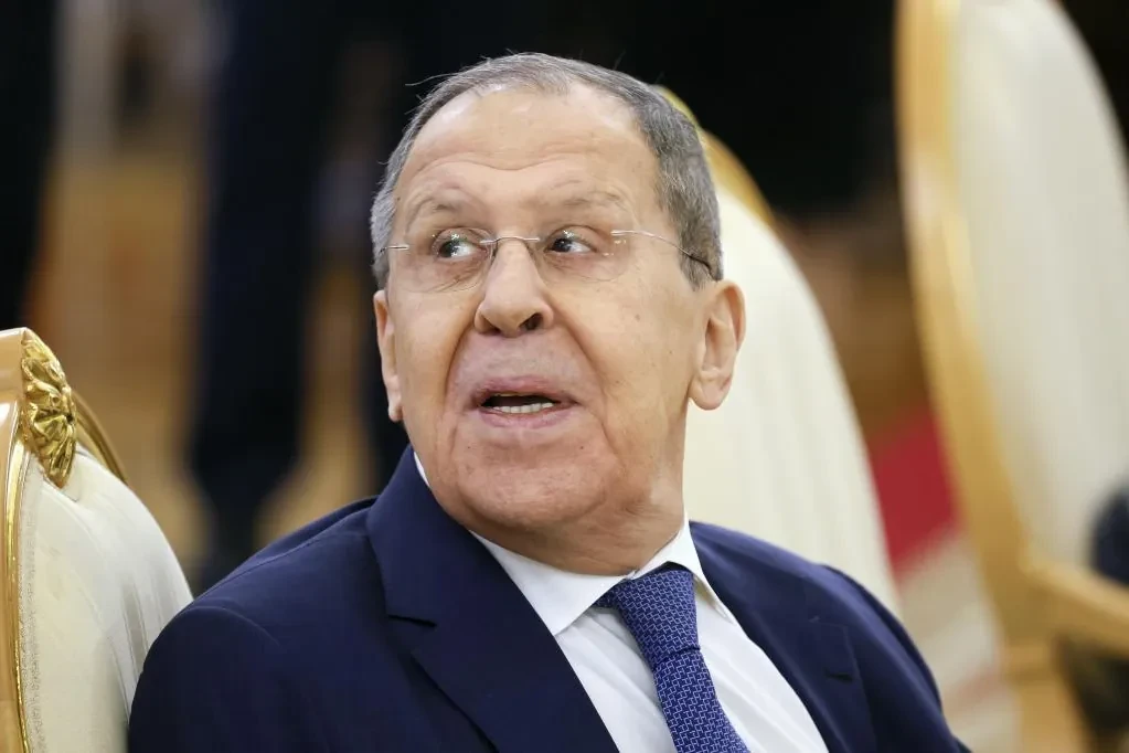 El Kremlin insiste en que el ministro de Exteriores, Serguéi Lavrov, sigue al frente de la diplomacia rusa