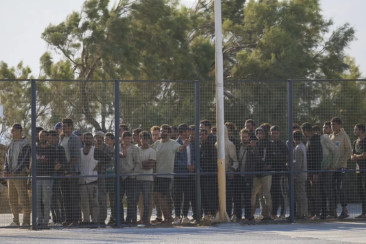 Grecia endurece la política migratoria y detendrá a quienes lleguen de Libia
