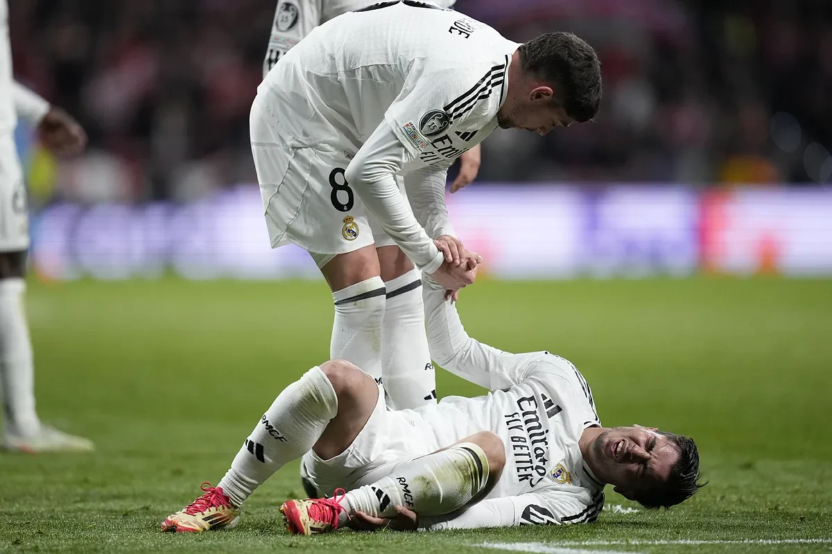 El parte de guerra del Madrid tras el derbi: Mendy K.O. y molestias de Valverde, Camavinga y Vinicius