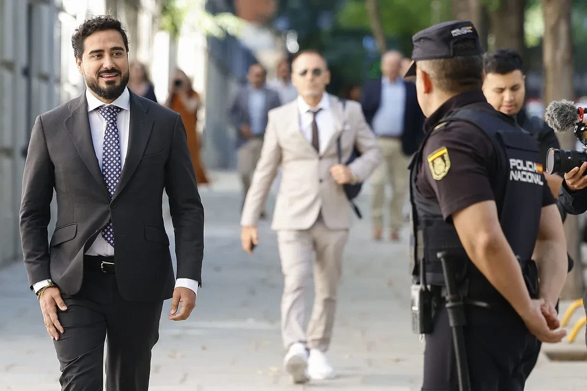 Alvise declara en el Supremo que los 100.000 euros que recibió de un empresario de criptomonedas los gastó en asuntos personales y no en la campaña de Se Acabó la Fiesta