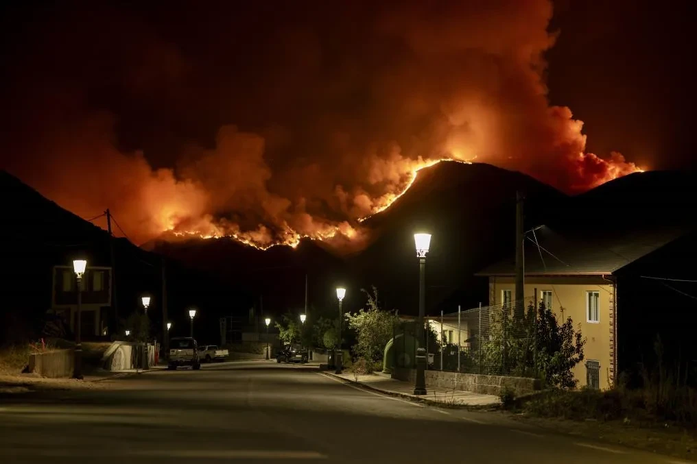 El mes infernal en que Galicia luchó contra una ola de fuego 