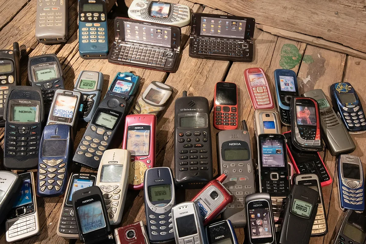 El precio de los teléfonos más vendidos: cuánto valen hoy el Nokia 1100 o el Motorola RAZR V3
