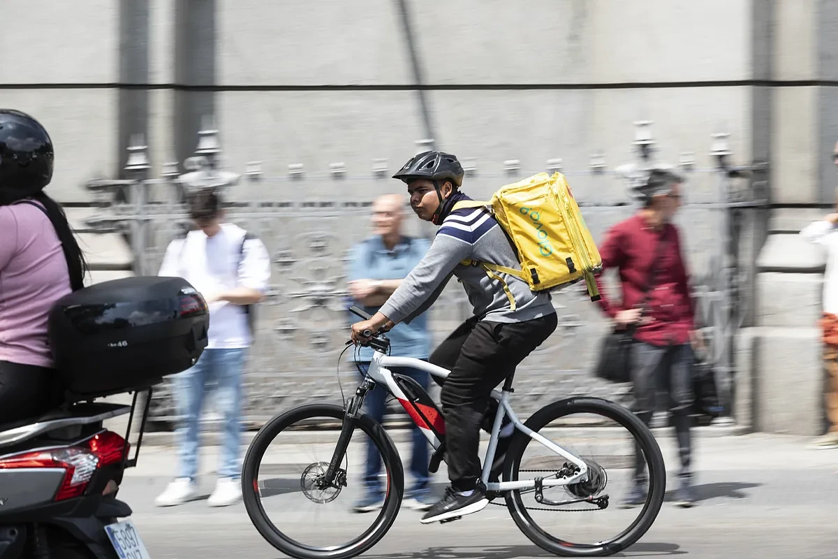 El primer día de Glovo con su nuevo modelo de trabajadores contratados: 