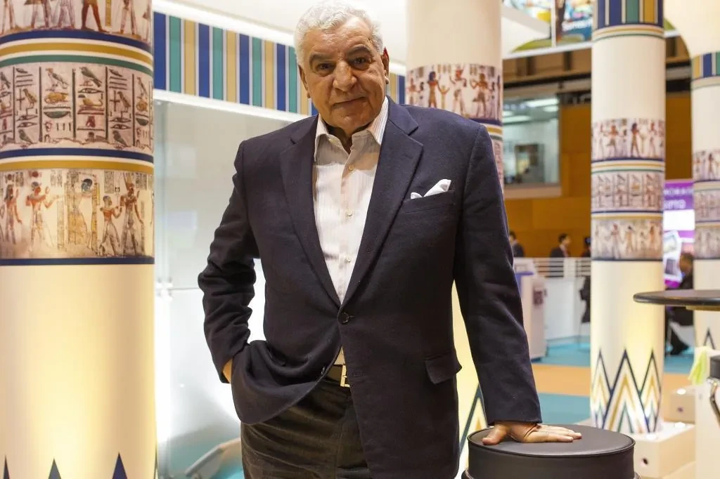 Polémica y acusaciones tras la entrevista de Joe Rogan al famoso egiptólogo Zahi Hawass