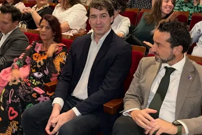 La juez cita de nuevo al hermano de Sánchez e imputa al ex asesor de Moncloa tras recibir nuevos indicios de que su puesto en la Diputación estaba amañado