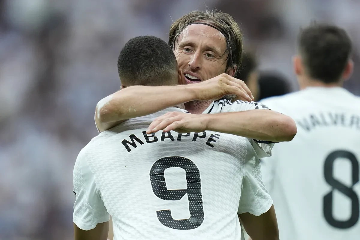Mbappé asegura la Bota de Oro en el emotivo adiós del Bernabéu a Modric y Ancelotti