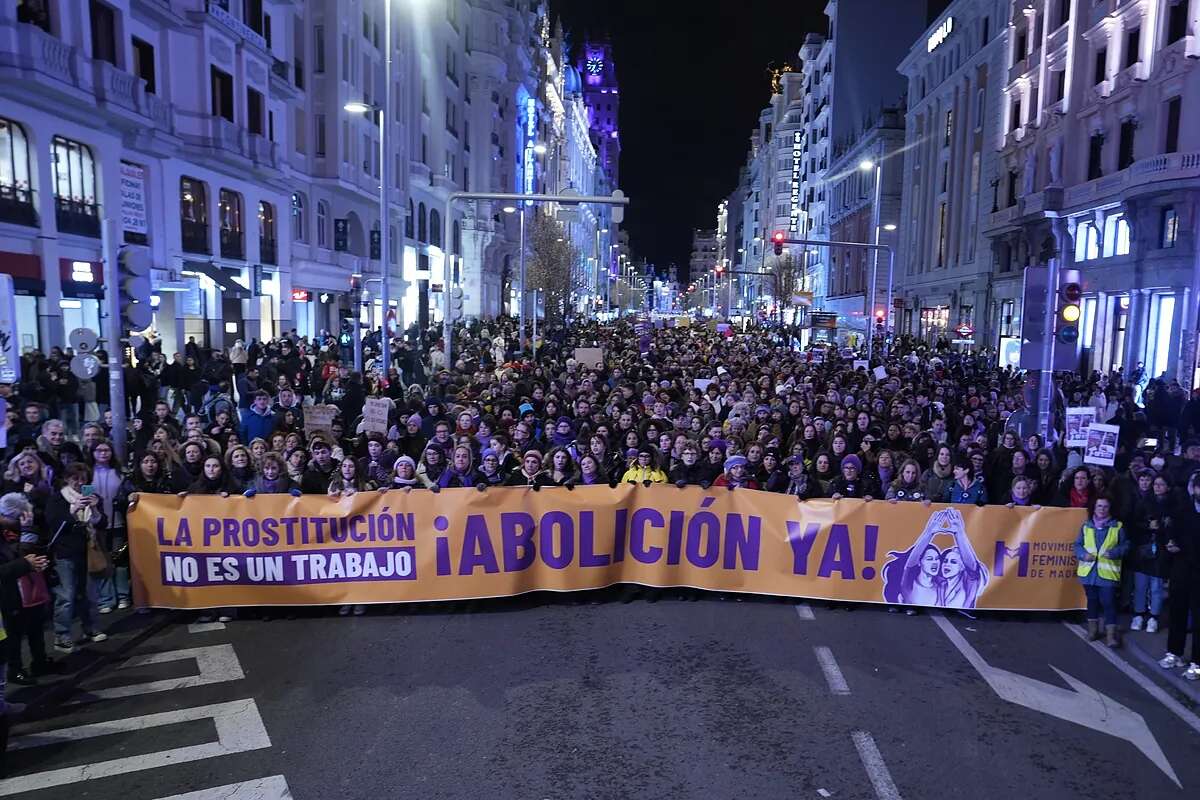 Las feministas 'clásicas' cargan contra el Gobierno y sus socios tras los escándalos de Jéssica, Monedero y Errejón: 