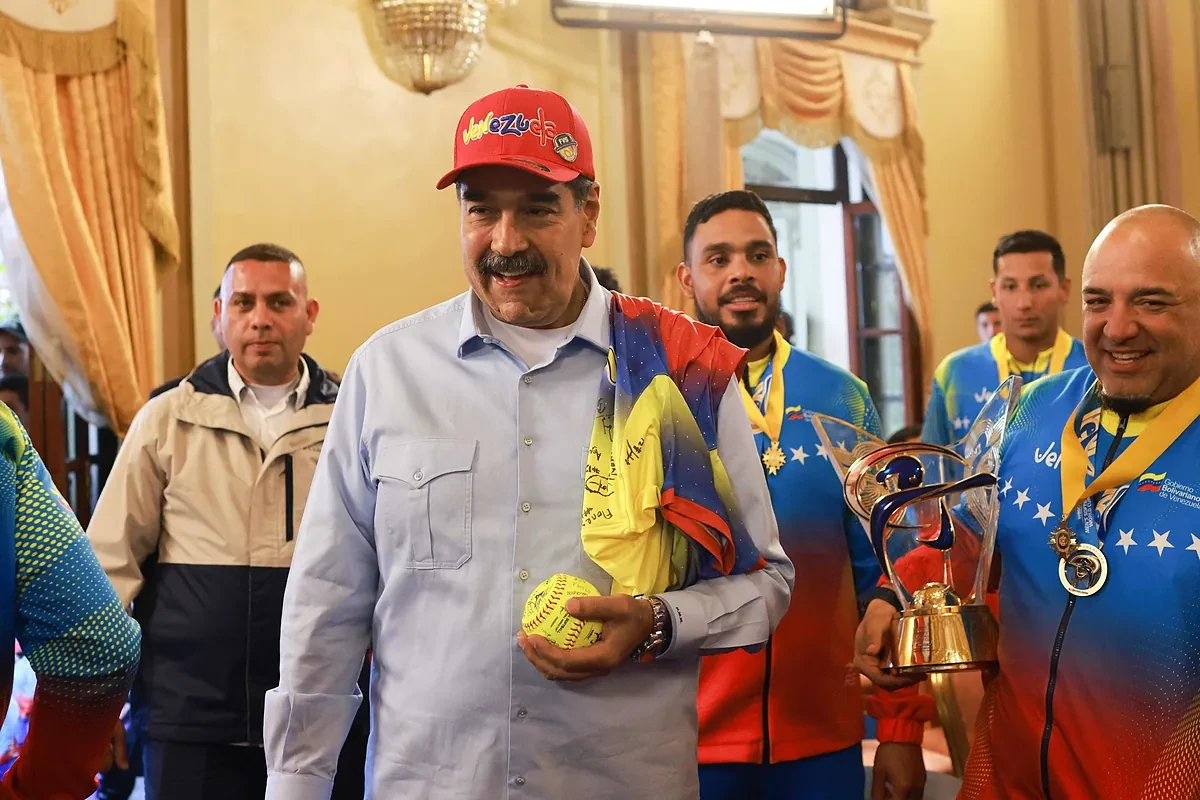 Canje entre EEUU y Maduro: 80 presos políticos a la calle a cambio de 238 venezolanos en la cárcel de Bukele y 10 rehenes estadounidenses