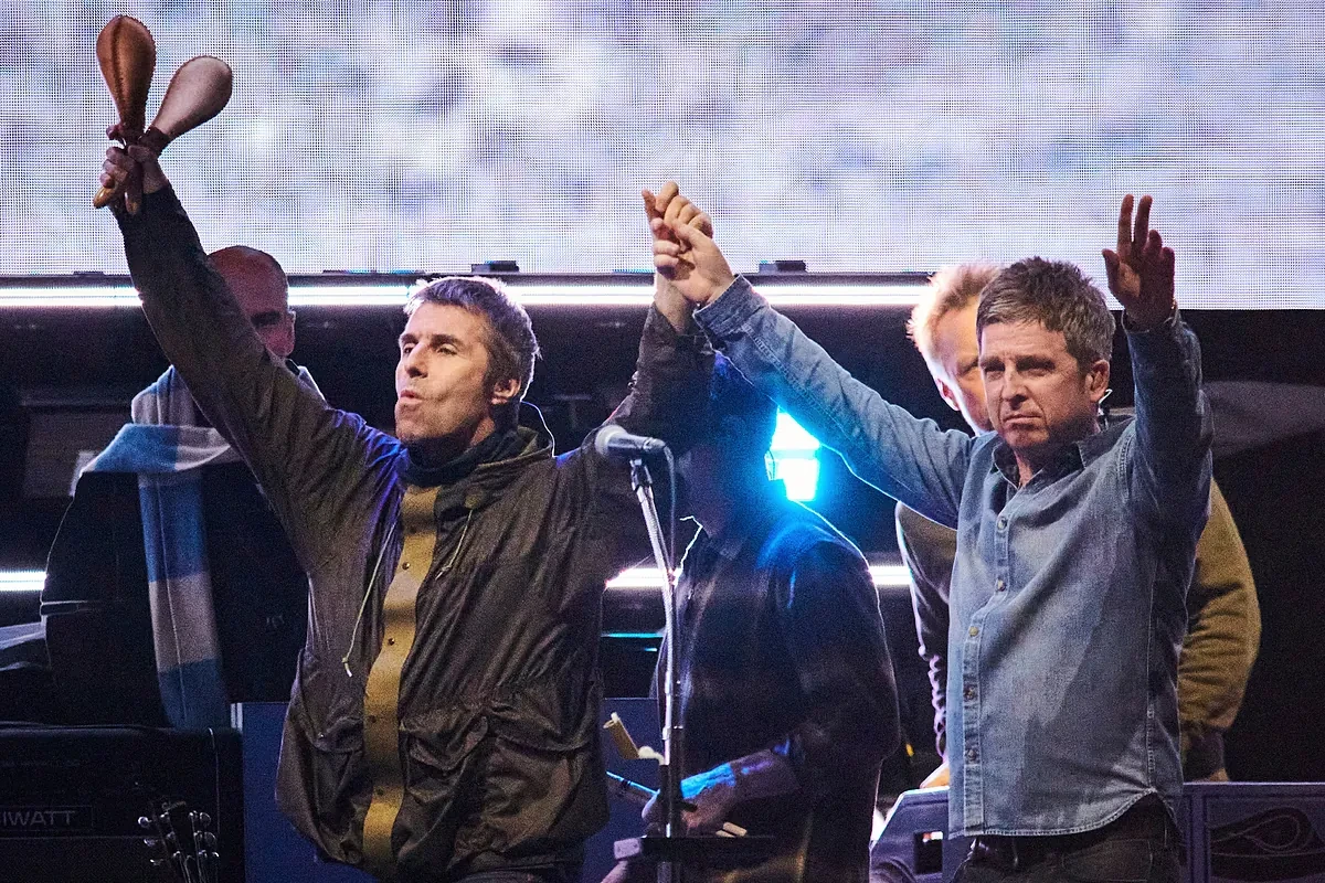 Liam Gallagher (Oasis) dedica su canción 'Stand by Me' a su hermano Paul, acusado de violación