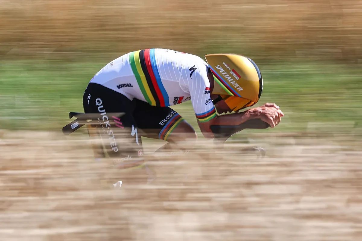Evenepoel vuela en la contrarreloj de Caen y Pogacar recupera el liderato con un golpe a Vingegaard