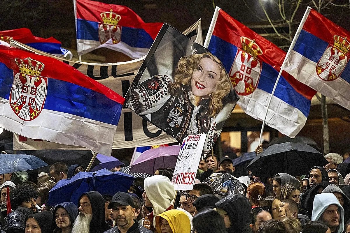 El mayor desafío en Serbia desde la caída de Milosevic: 